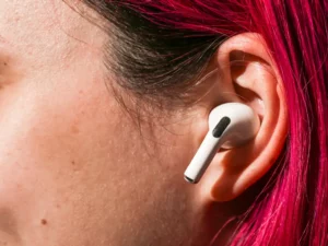 Benefits of noise cancelling AirPods